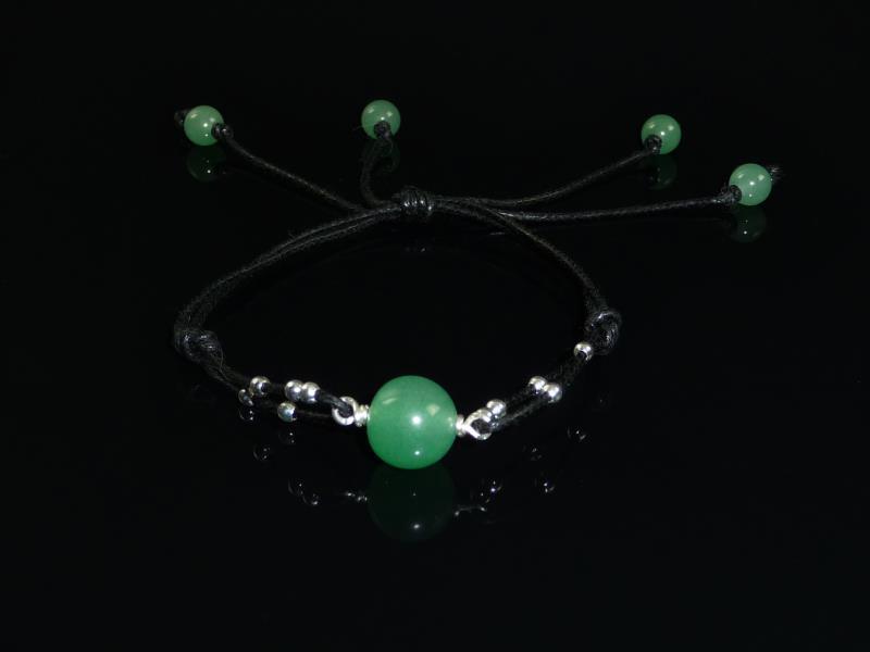 BRACELET EN AVENTURINE, CORDON NOIR