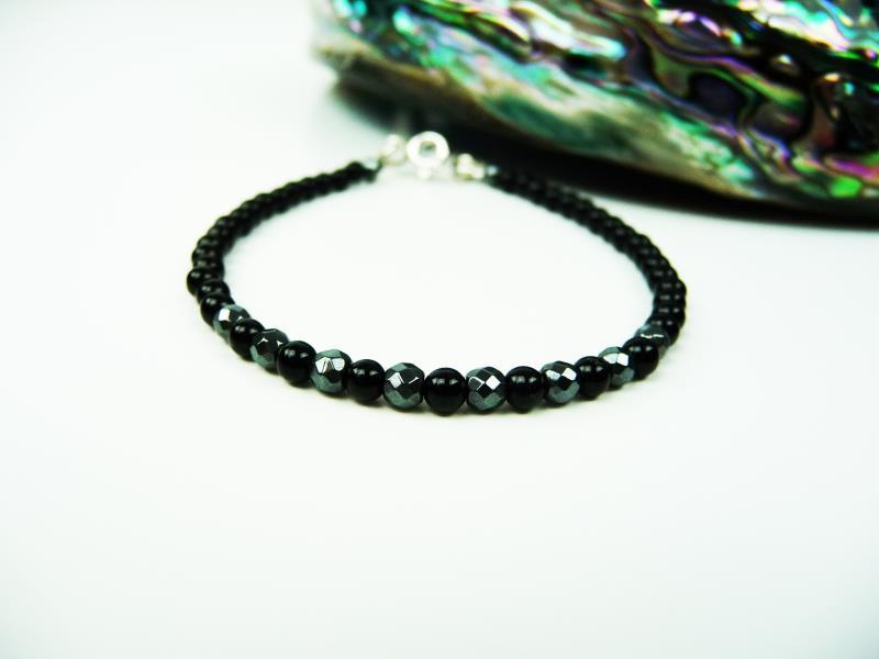 BRACELET EN ONYX et HEMATITE