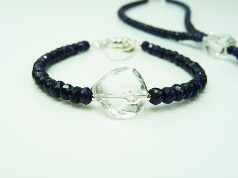 BRACELET EN SAPHIR ET CRISTAL DE ROCHE