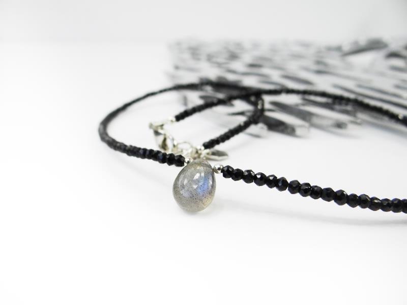 COLLIER EN SPINELLE ET LABRADORITE GOUTTE