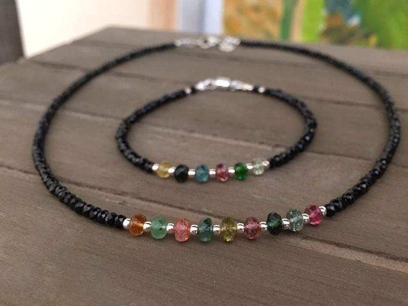 COLLIER EN SPINELLE ET TOURMALINE MULTICOLORE